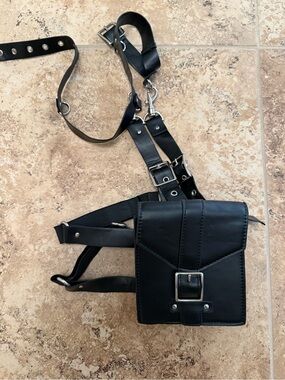 Black Leather Leg Harness Bag - Unbranded